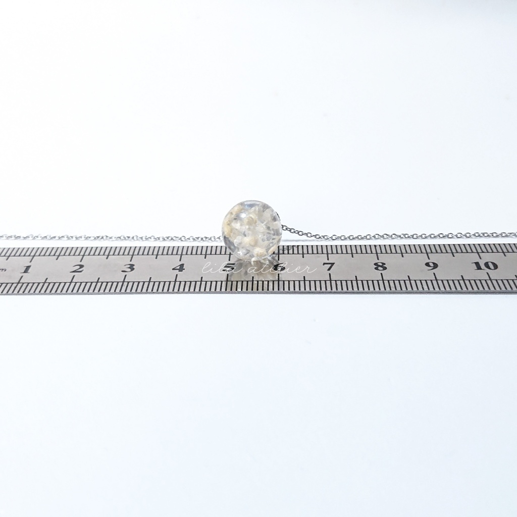 かすみ珠【白】ペンダント(金属アレルギー対応)