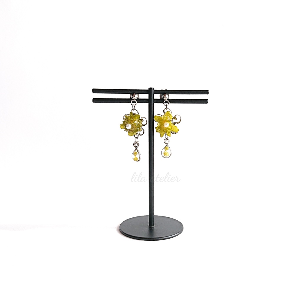 かすみ雫【翠】とミニコーンフラワー ピアス/イヤリング(金属アレルギー対応)