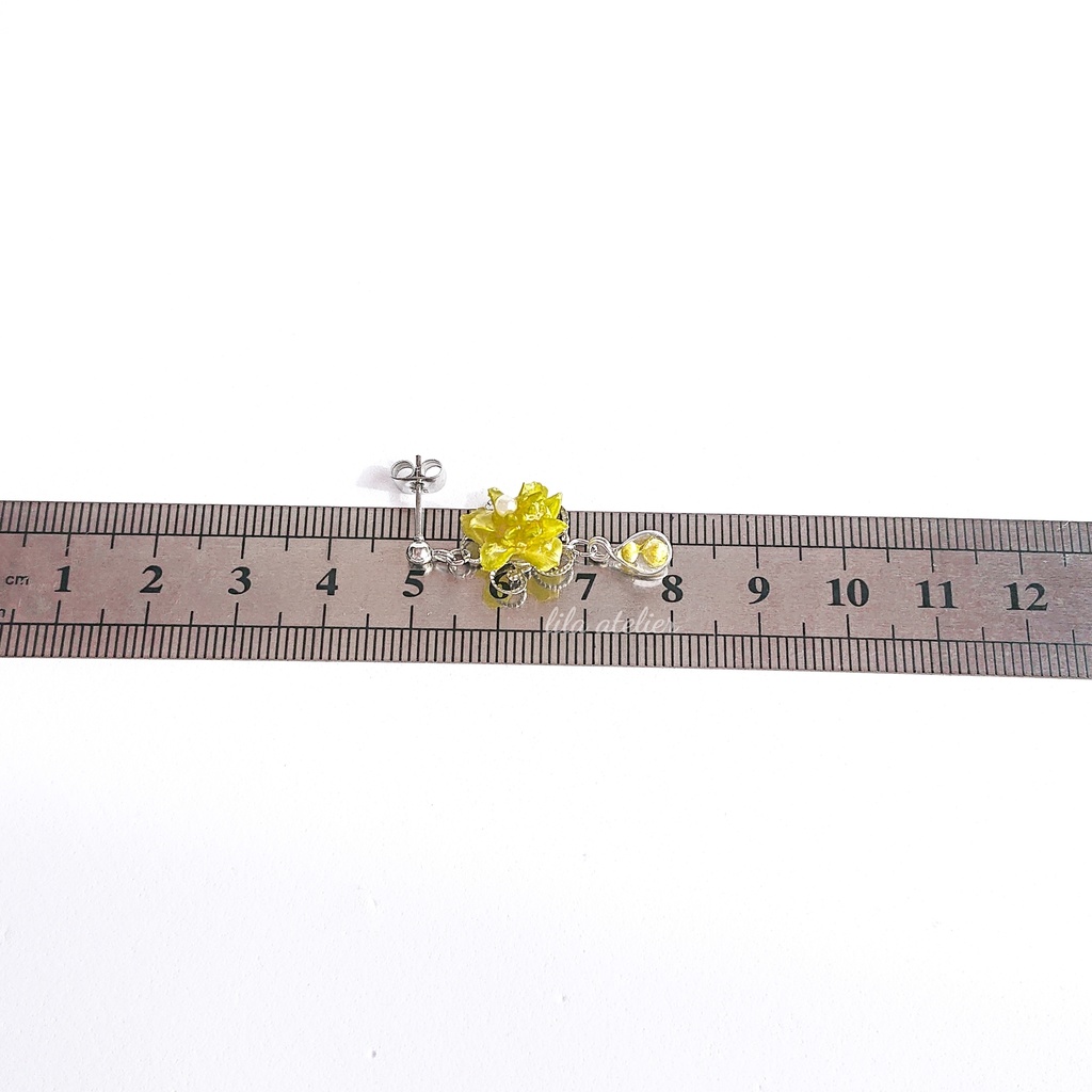 かすみ雫【翠】とミニコーンフラワー ピアス/イヤリング(金属アレルギー対応)