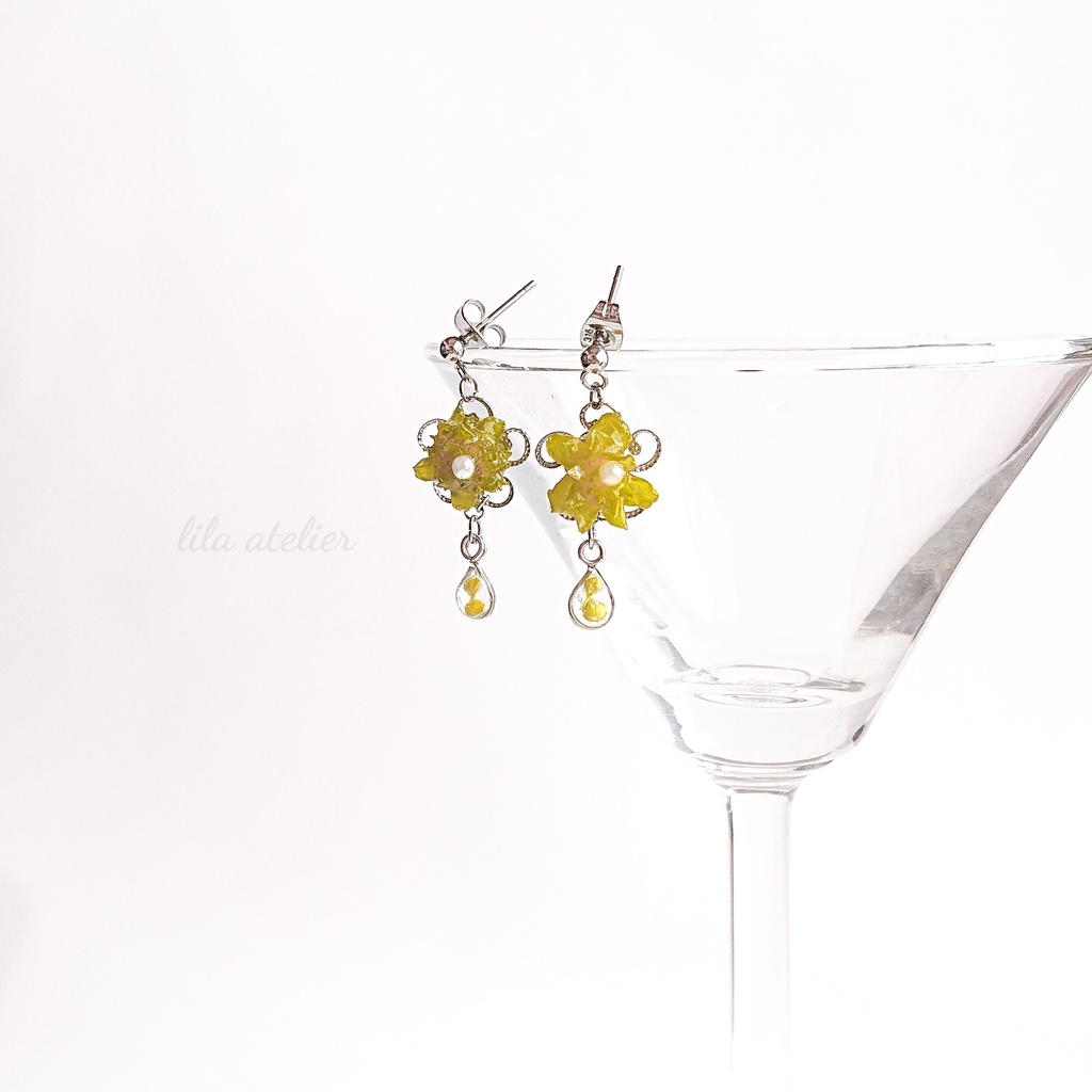 かすみ雫【翠】とミニコーンフラワー ピアス/イヤリング(金属アレルギー対応)