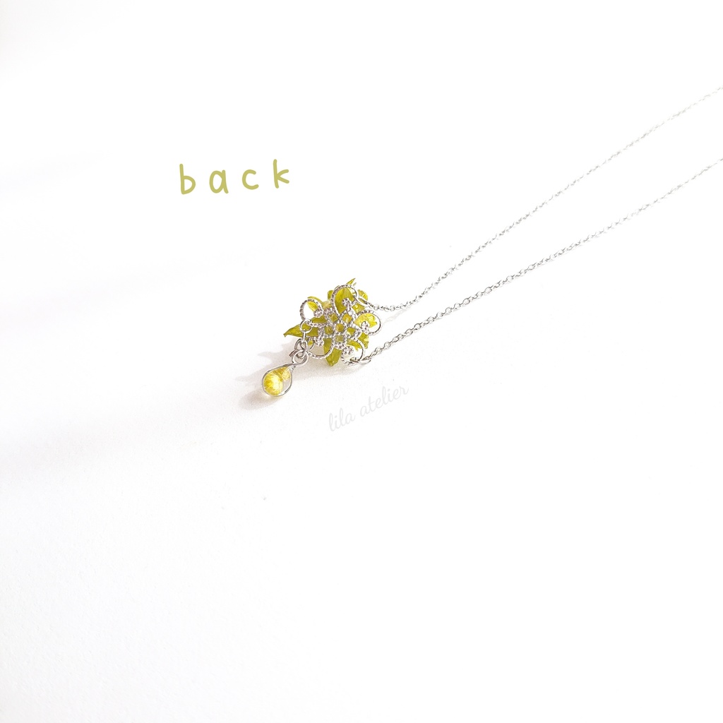 かすみ雫【翠】とミニコーンフラワー ネックレス(金属アレルギー対応)