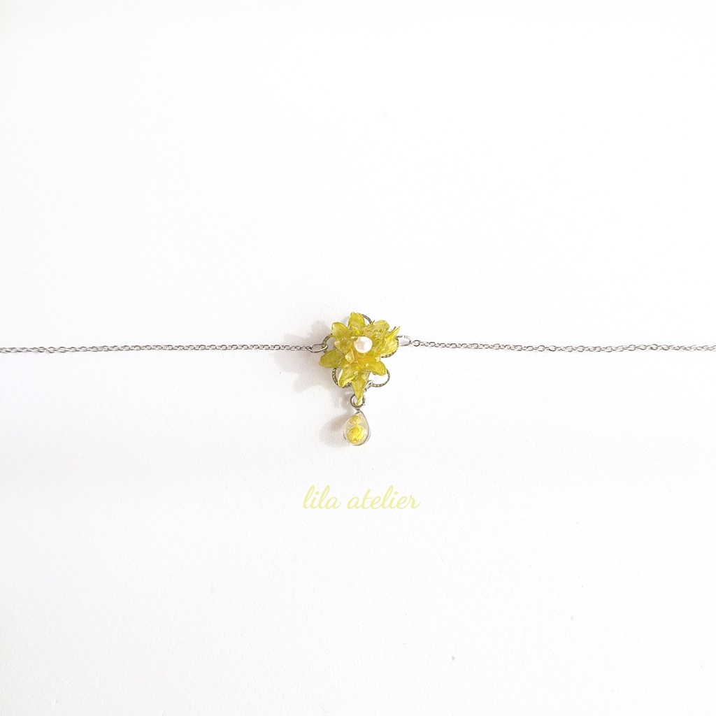 かすみ雫【翠】とミニコーンフラワー ネックレス(金属アレルギー対応)