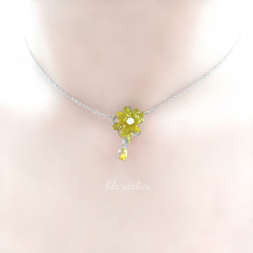 かすみ雫【翠】とミニコーンフラワー ネックレス(金属アレルギー対応)