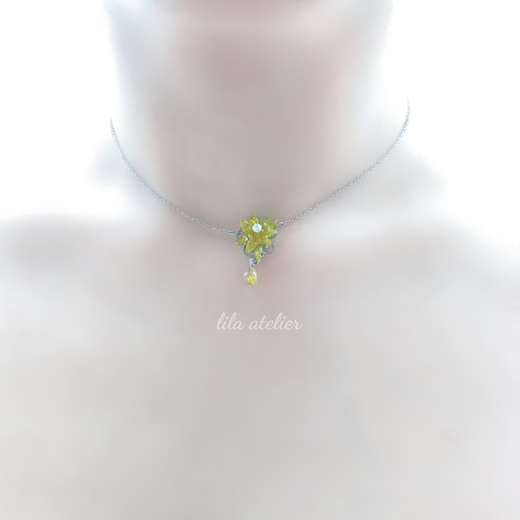 かすみ雫【翠】とミニコーンフラワー ネックレス(金属アレルギー対応)