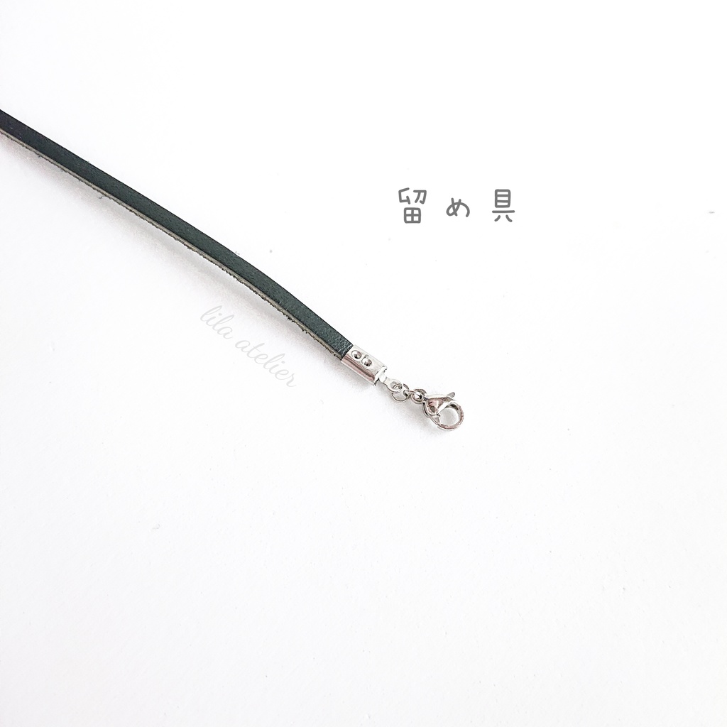 かすみ小花【紅】革チョーカー(金属アレルギー対応)