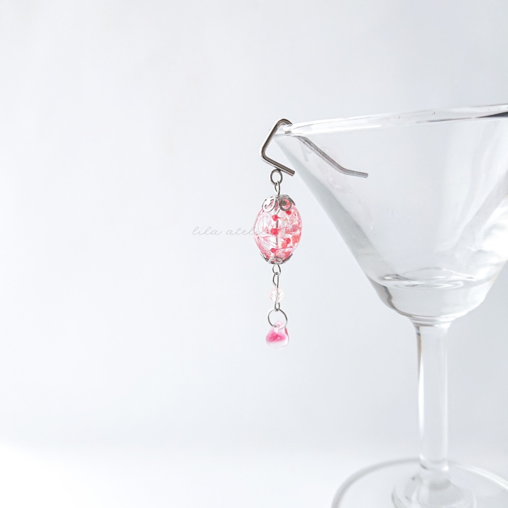 かすみ長珠【紅】と硝子雫ポニーフック(金属アレルギー対応)