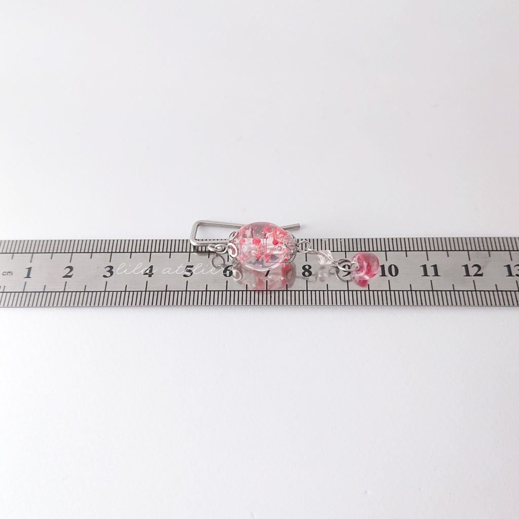 かすみ長珠【紅】と硝子雫ポニーフック(金属アレルギー対応)