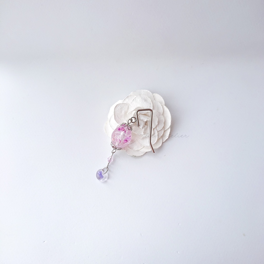 かすみ長珠【紫】と硝子雫ポニーフック(金属アレルギー対応)