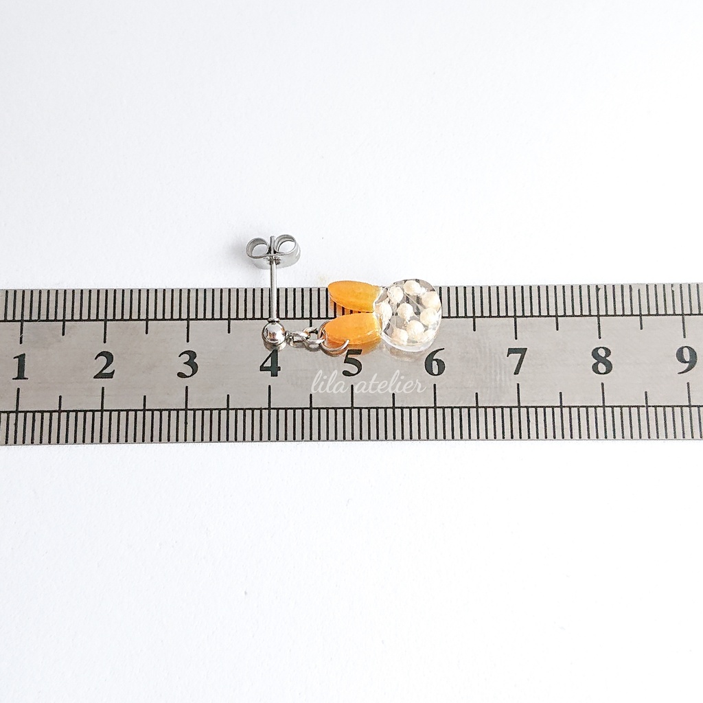 彩りかすみウサギ【秋】ピアス/イヤリング(金属アレルギー対応)