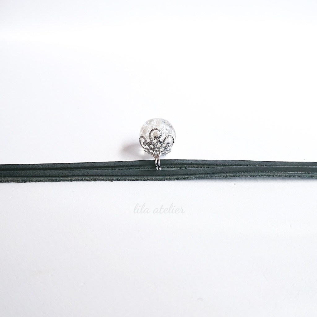 かすみ珠【白】チョーカー(金属アレルギー対応)