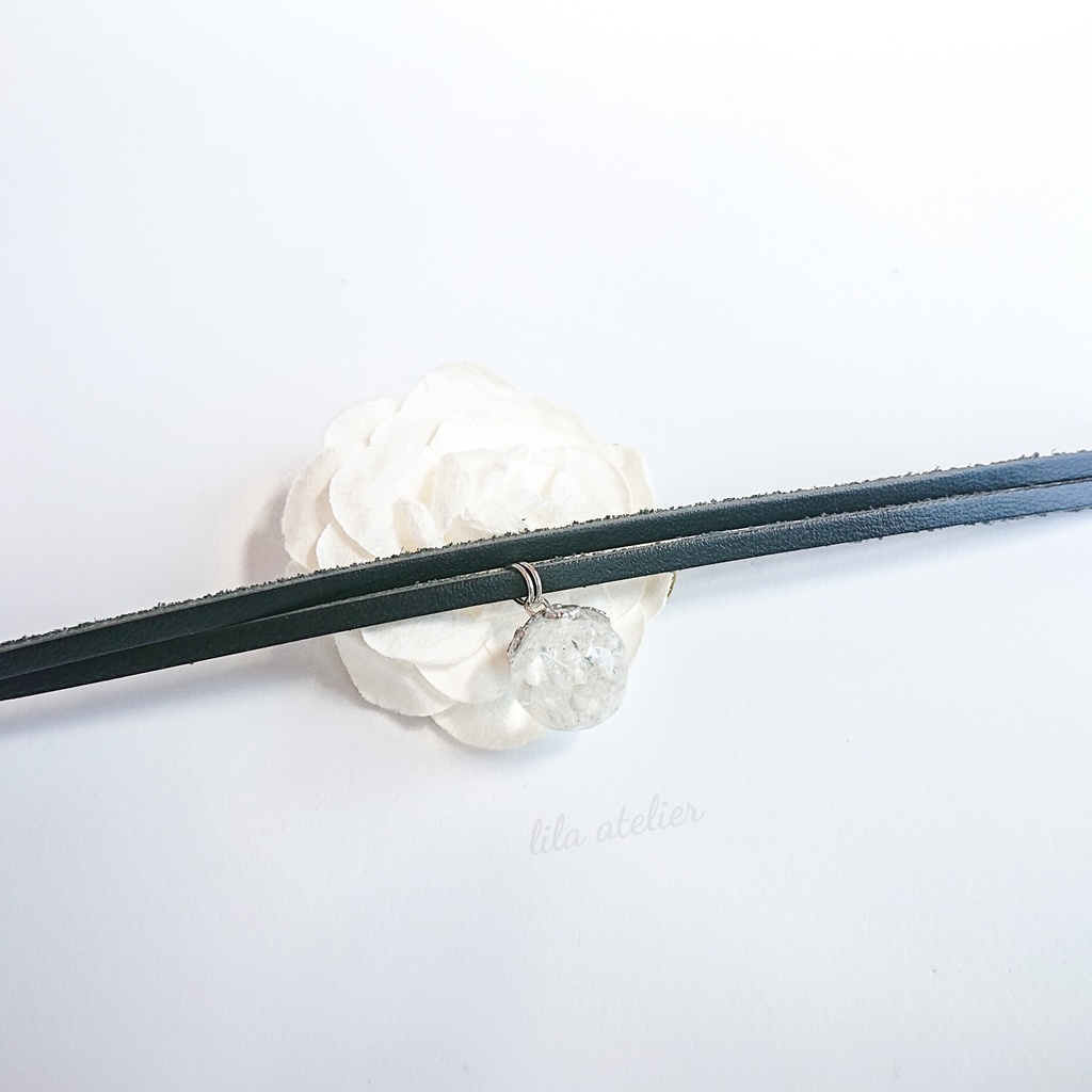 かすみ珠【白】チョーカー(金属アレルギー対応)