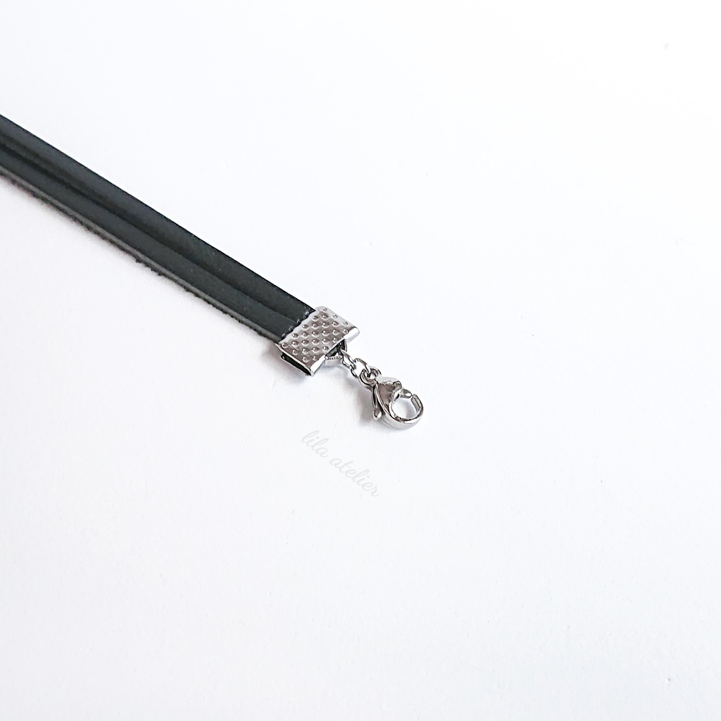 かすみ珠【白】チョーカー(金属アレルギー対応)