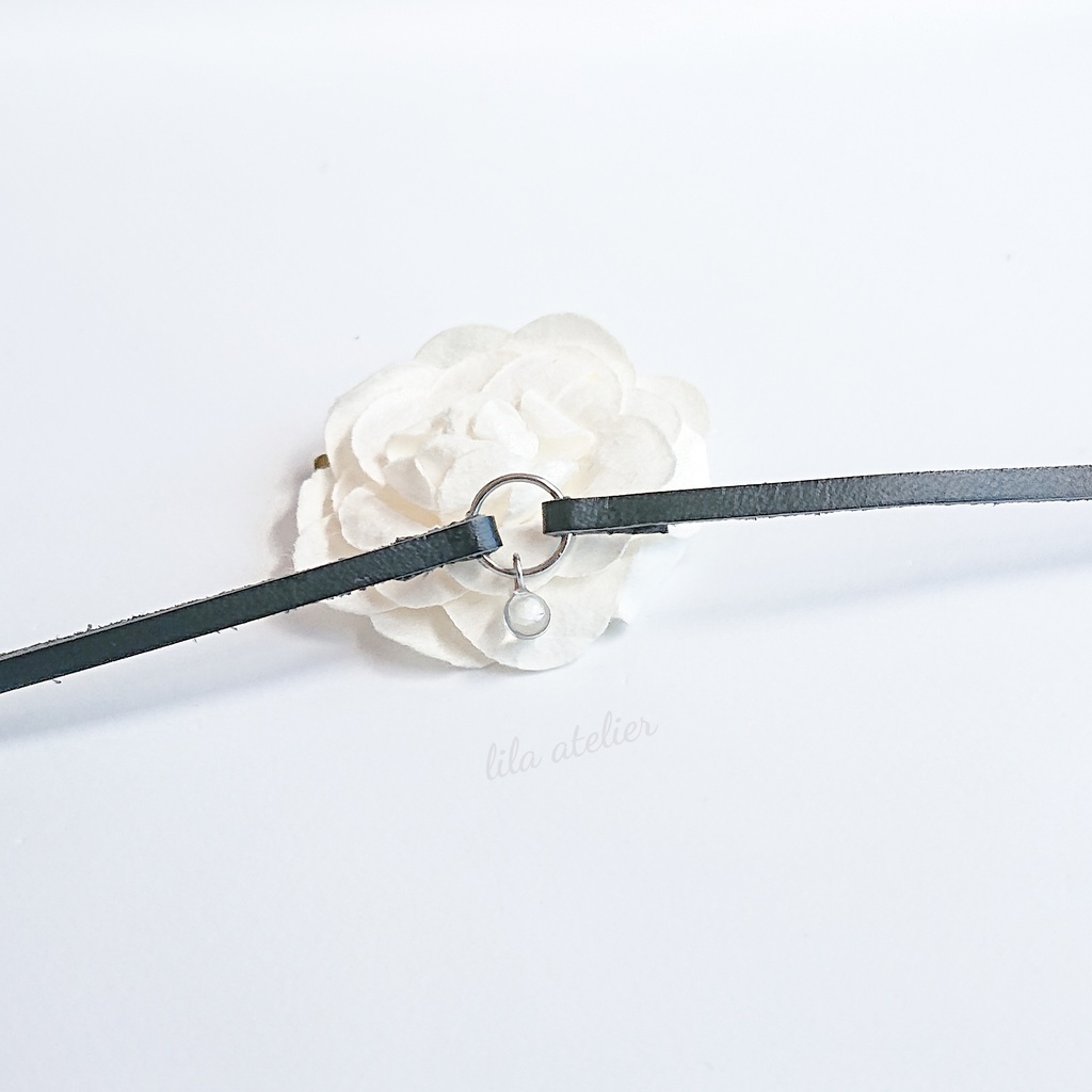 かすみ粒【白】チョーカー(金属アレルギー対応)