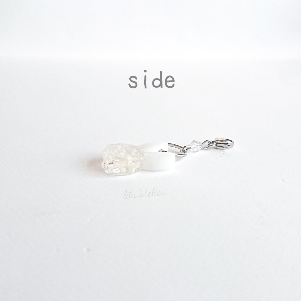 彩りかすみウサギ【白】チャーム(金属アレルギー対応)