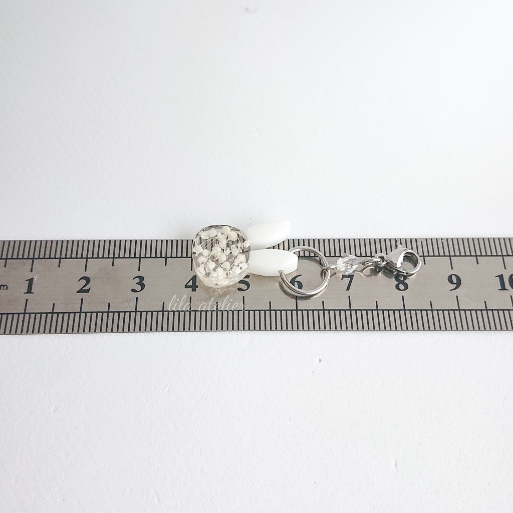 彩りかすみウサギ【白】チャーム(金属アレルギー対応)