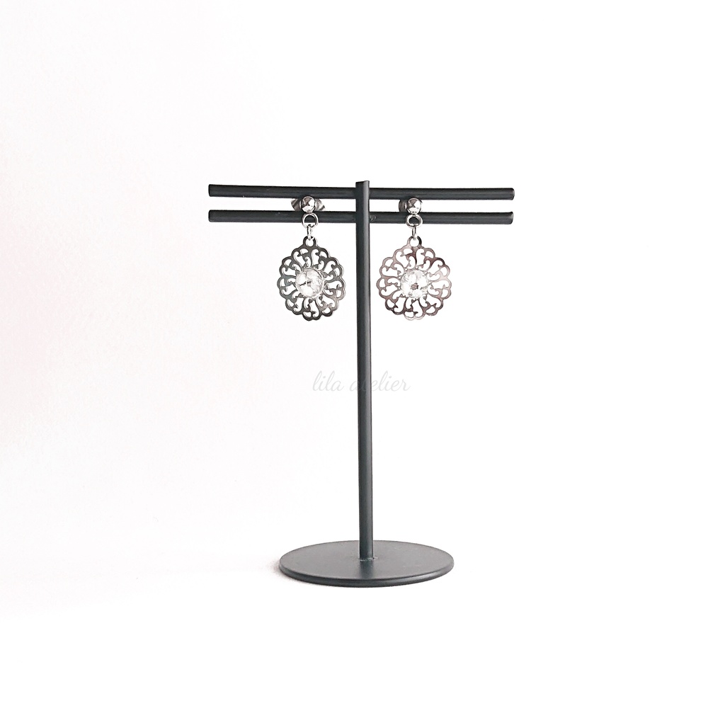 かすみ蔦葛【白】ピアス/イヤリング(金属アレルギー対応)