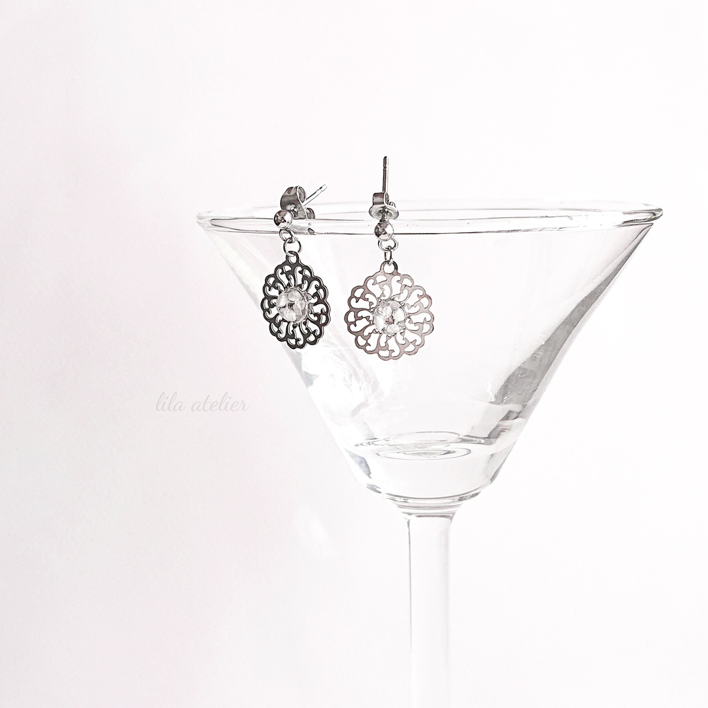 かすみ蔦葛【白】ピアス/イヤリング(金属アレルギー対応)