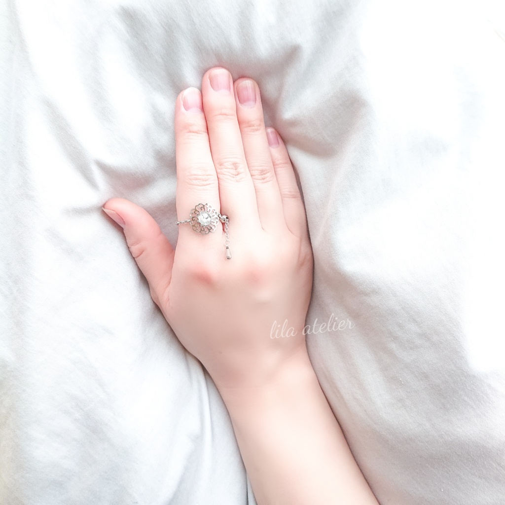 かすみ蔦葛【白】チェーンリング(金属アレルギー対応)