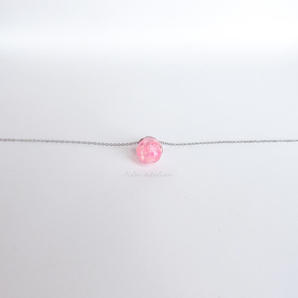 かすみ珠【桃】ペンダント(金属アレルギー対応)