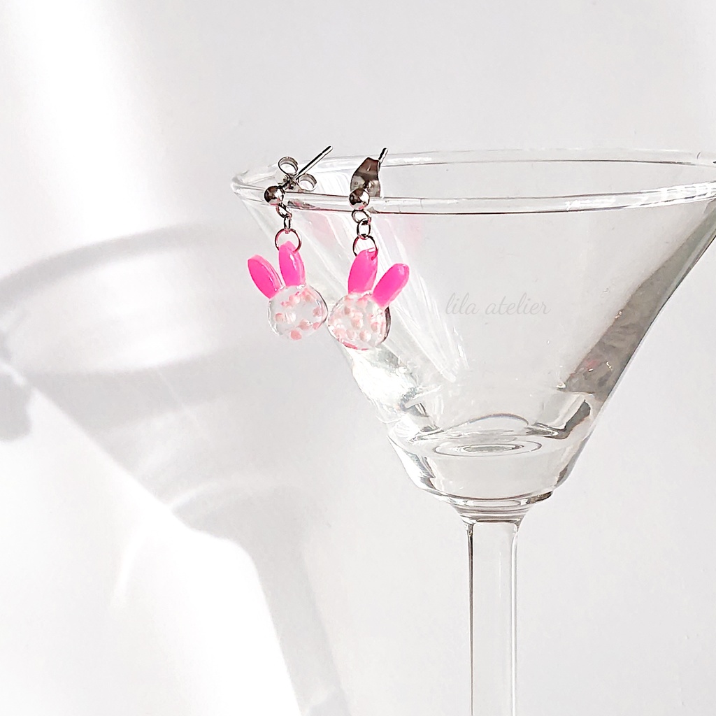 彩りかすみウサギ【桃】ピアス/イヤリング(金属アレルギー対応)