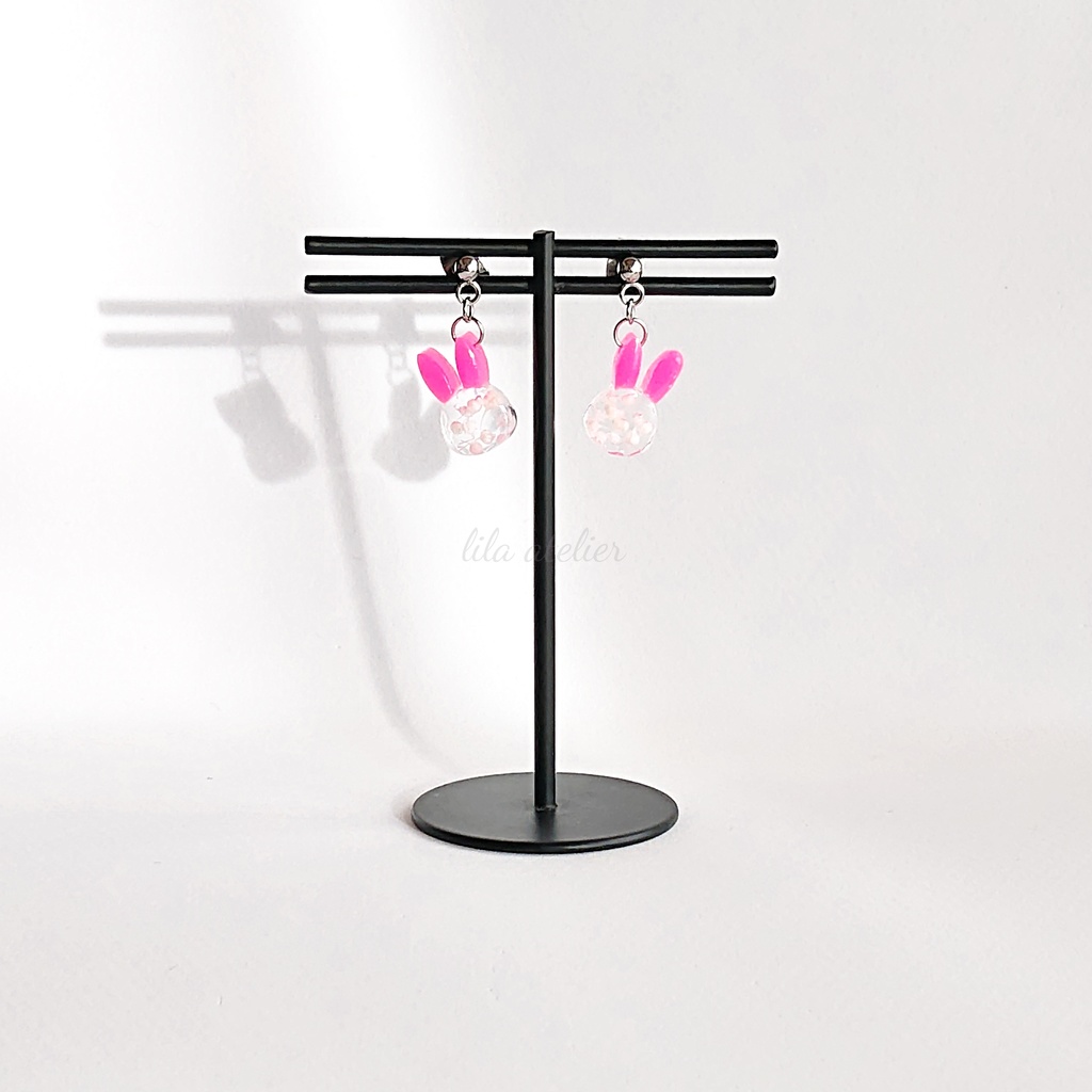 彩りかすみウサギ【桃】ピアス/イヤリング(金属アレルギー対応)