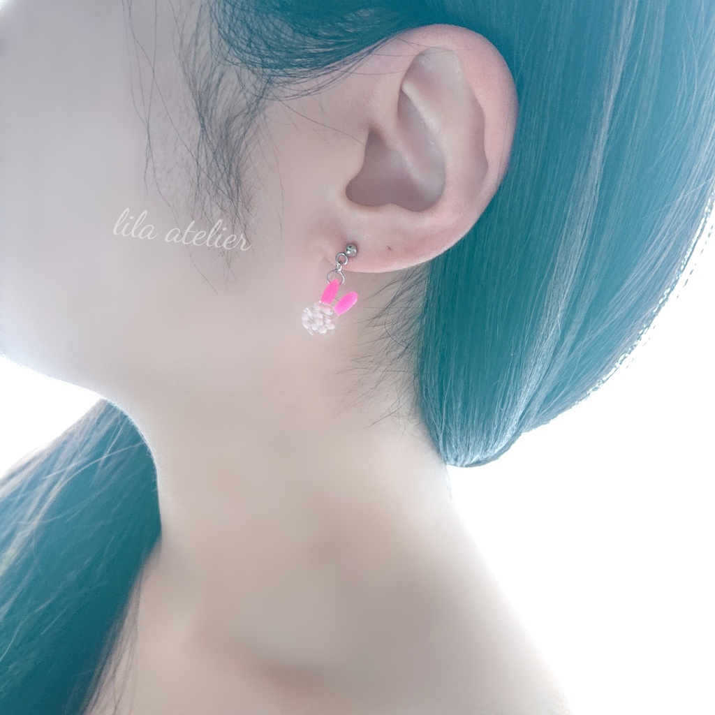 彩りかすみウサギ【桃】ピアス/イヤリング(金属アレルギー対応)