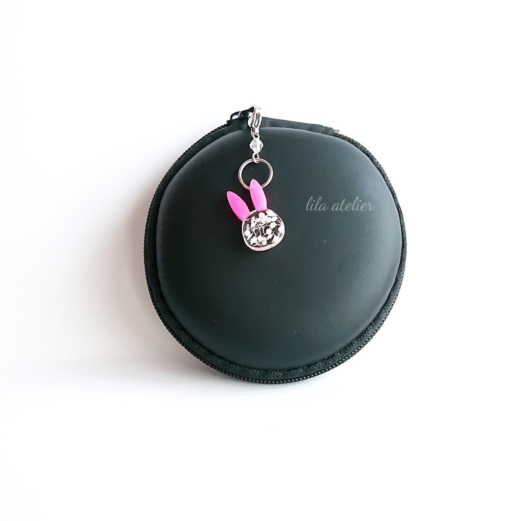 彩りかすみウサギ【桃】チャーム(金属アレルギー対応)