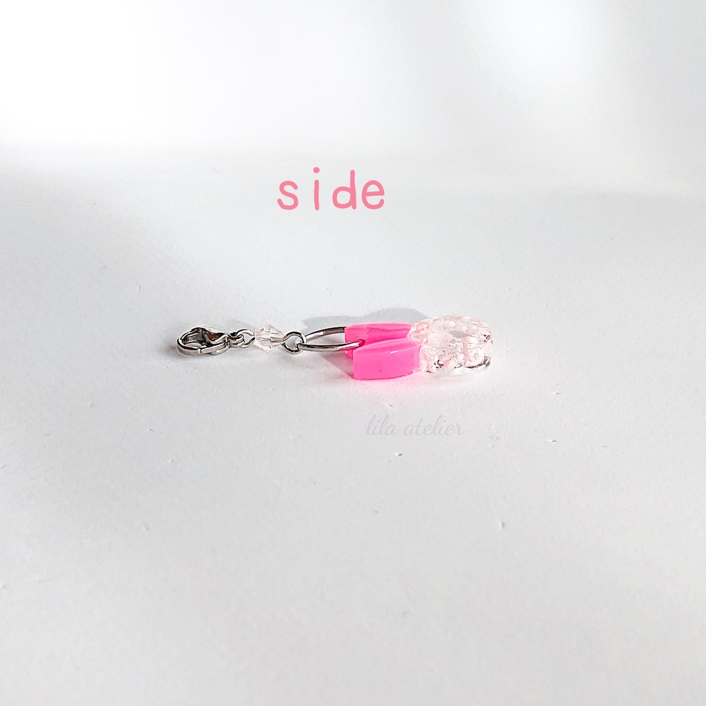 彩りかすみウサギ【桃】チャーム(金属アレルギー対応)