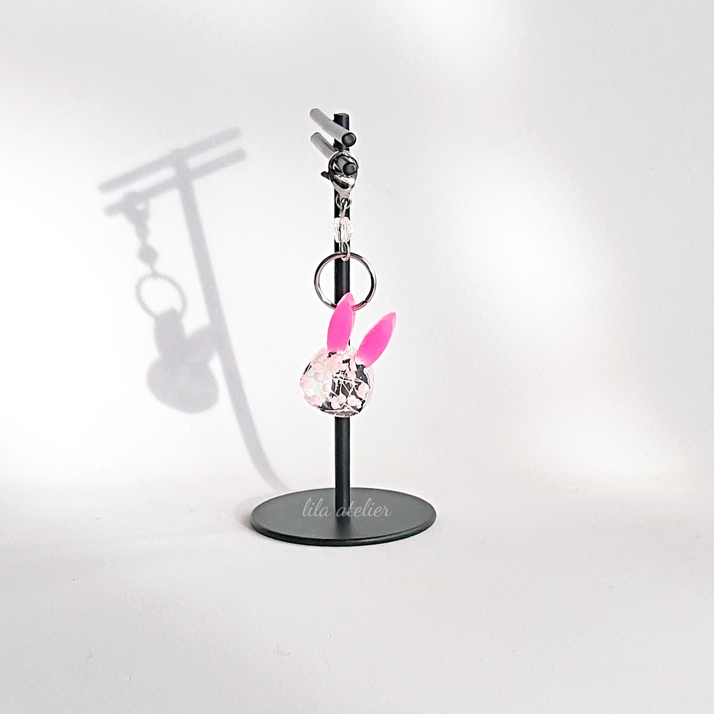 彩りかすみウサギ【桃】チャーム(金属アレルギー対応)