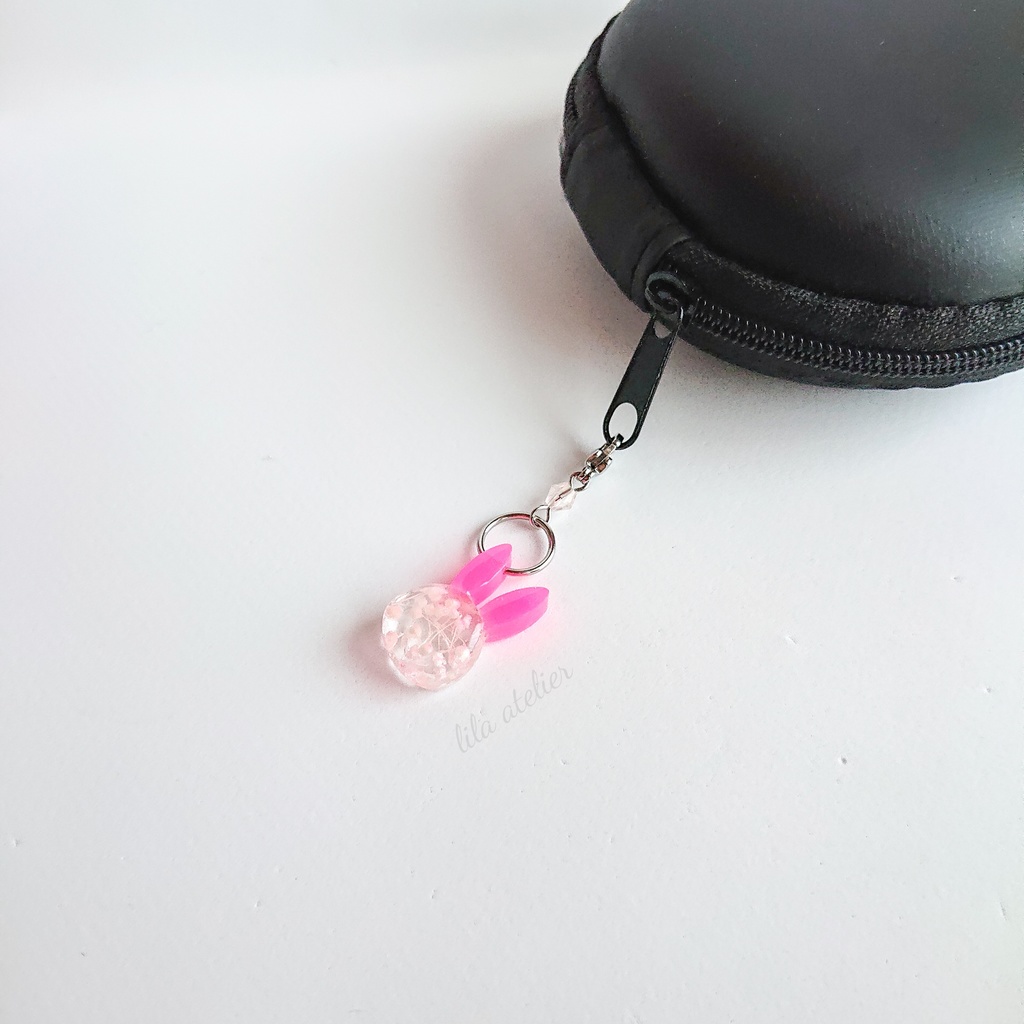 彩りかすみウサギ【桃】チャーム(金属アレルギー対応)