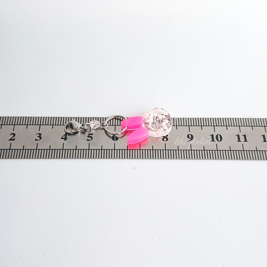 彩りかすみウサギ【桃】チャーム(金属アレルギー対応)