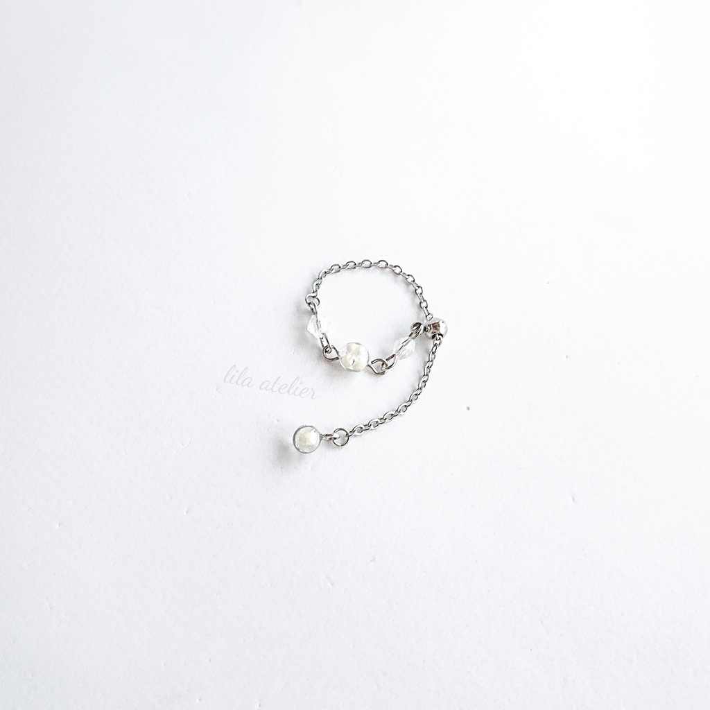 かすみ水中花と粒【白】チェーンリング(金属アレルギー対応)