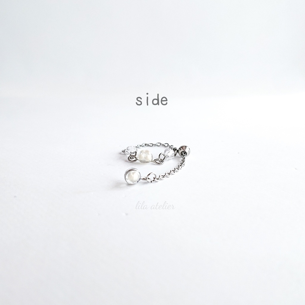 かすみ水中花と粒【白】チェーンリング(金属アレルギー対応)