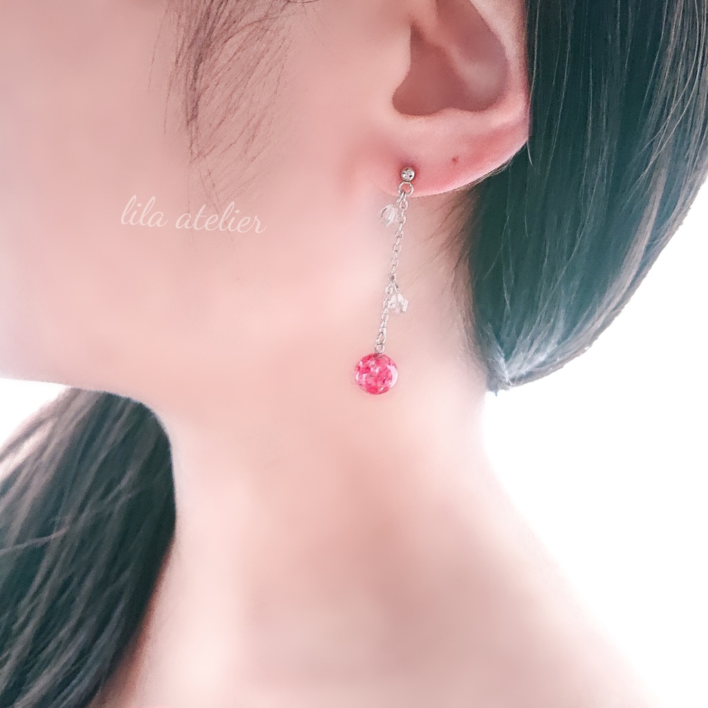 かすみ小珠【紅】ロングチェーンピアス/イヤリング(金属アレルギー対応)