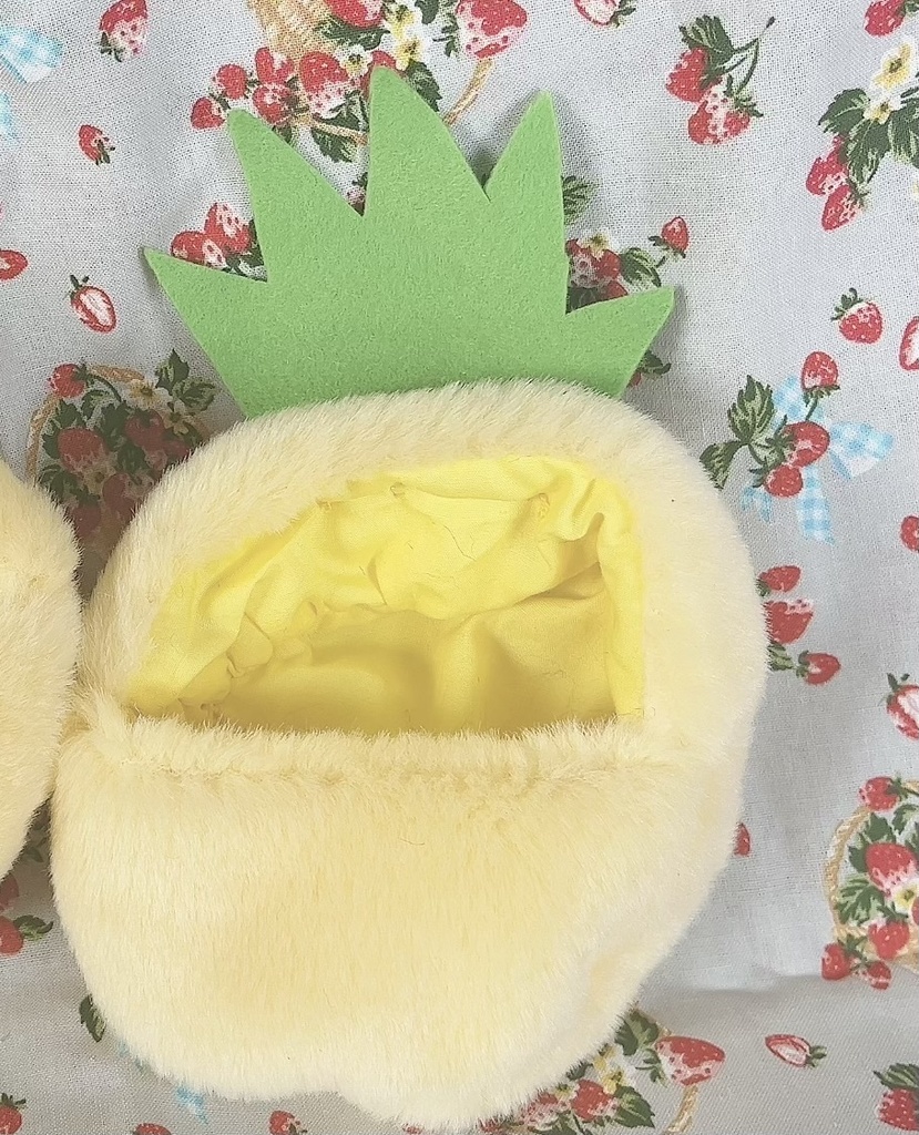 パイナップル着ぐるみ