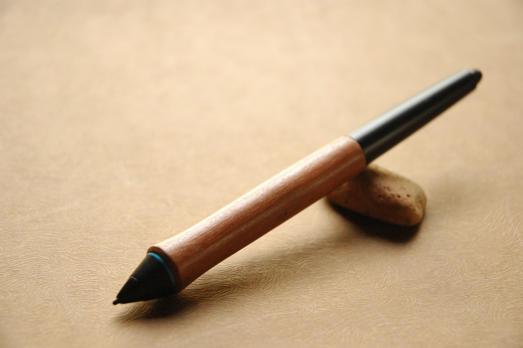 マニルカラ 《葉車堂 木製グリップ PRO 世界の銘木シリーズ》