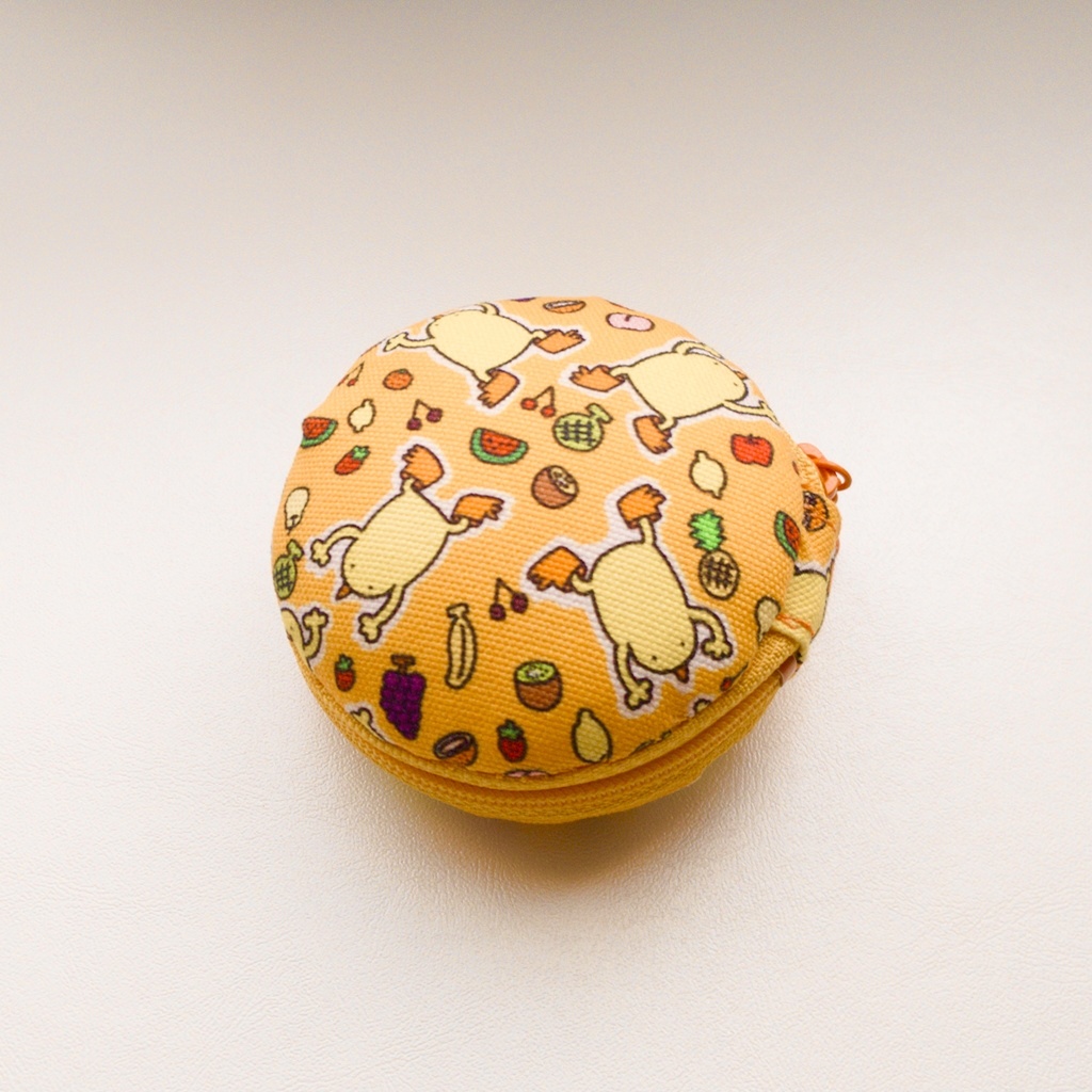 ひよこ人間ぴよとフルーツのマカロンポーチ