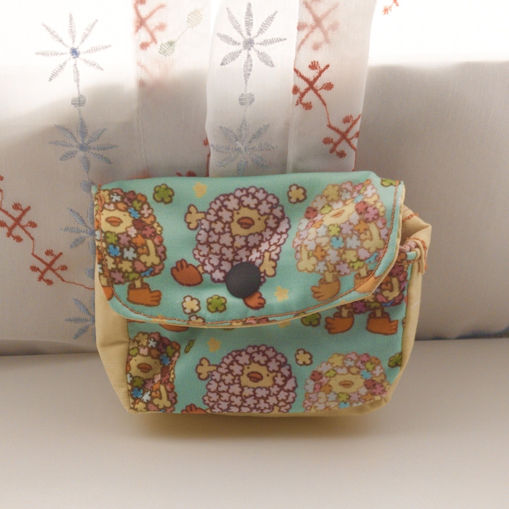 花まみれなひよこ人間ぴよのスナップボタンポーチ（片サイドに飾り有）