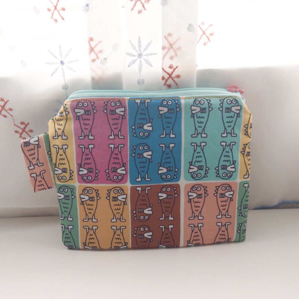 半魚人の色とりどり平ポーチ（中布も半魚人）