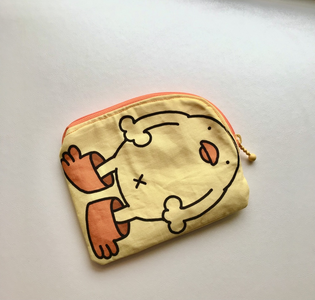 ひよこ人間ぴよの全身ペッタンポーチ