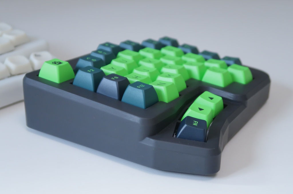 【販売終了】左右分離型自作キーボードキット - Timothy(チモシー)