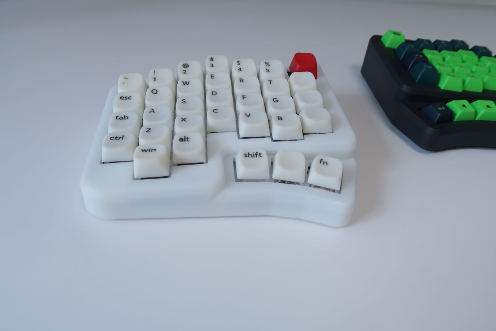 【販売終了】左右分離型自作キーボードキット - Timothy(チモシー)