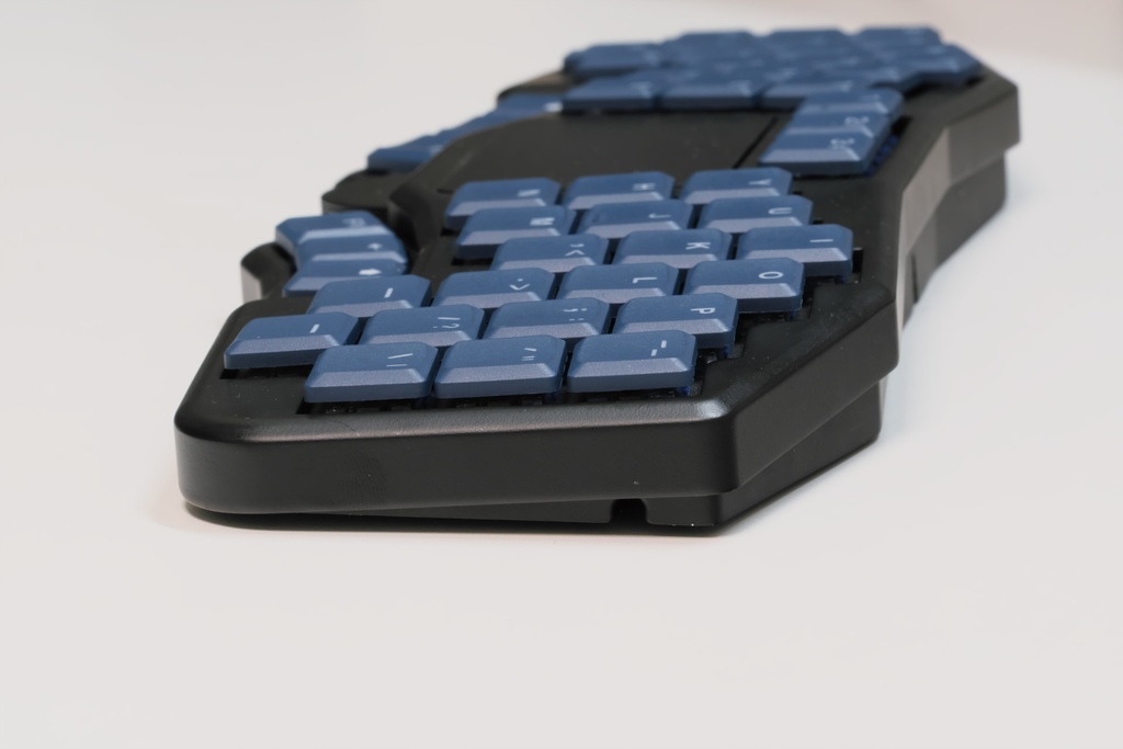 トラックパッド付き自作キーボードキット - Futaba (フタバ)