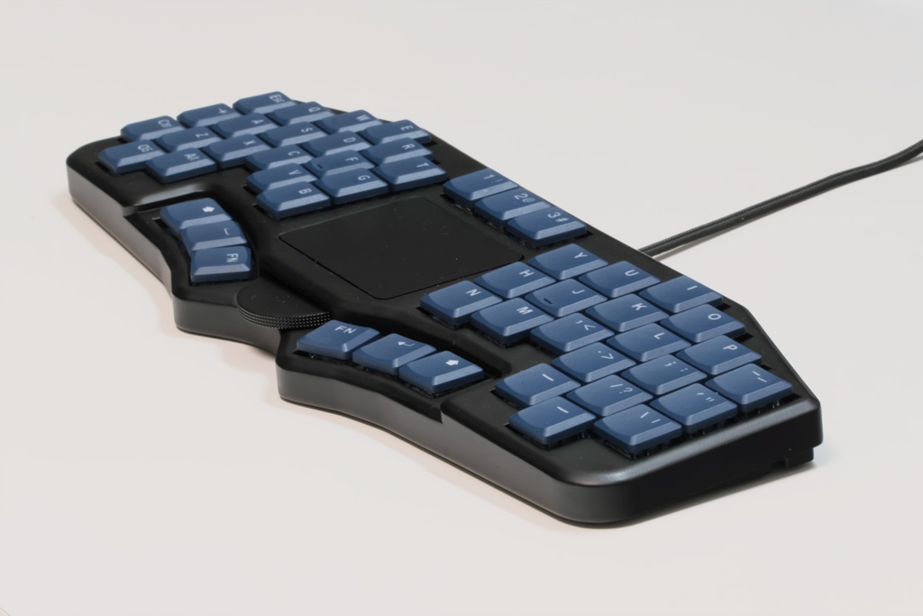 トラックパッド付き自作キーボードキット - Futaba (フタバ)