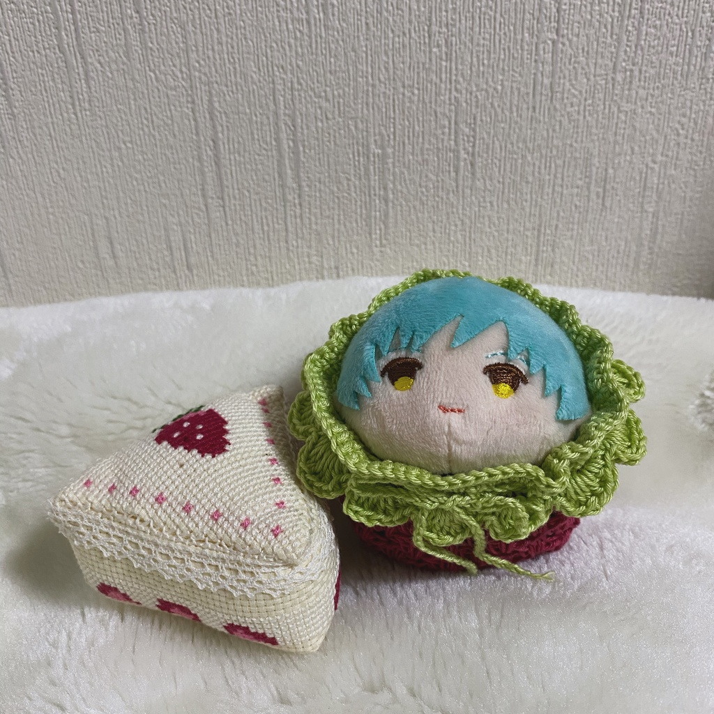 いちごのきぐるみ