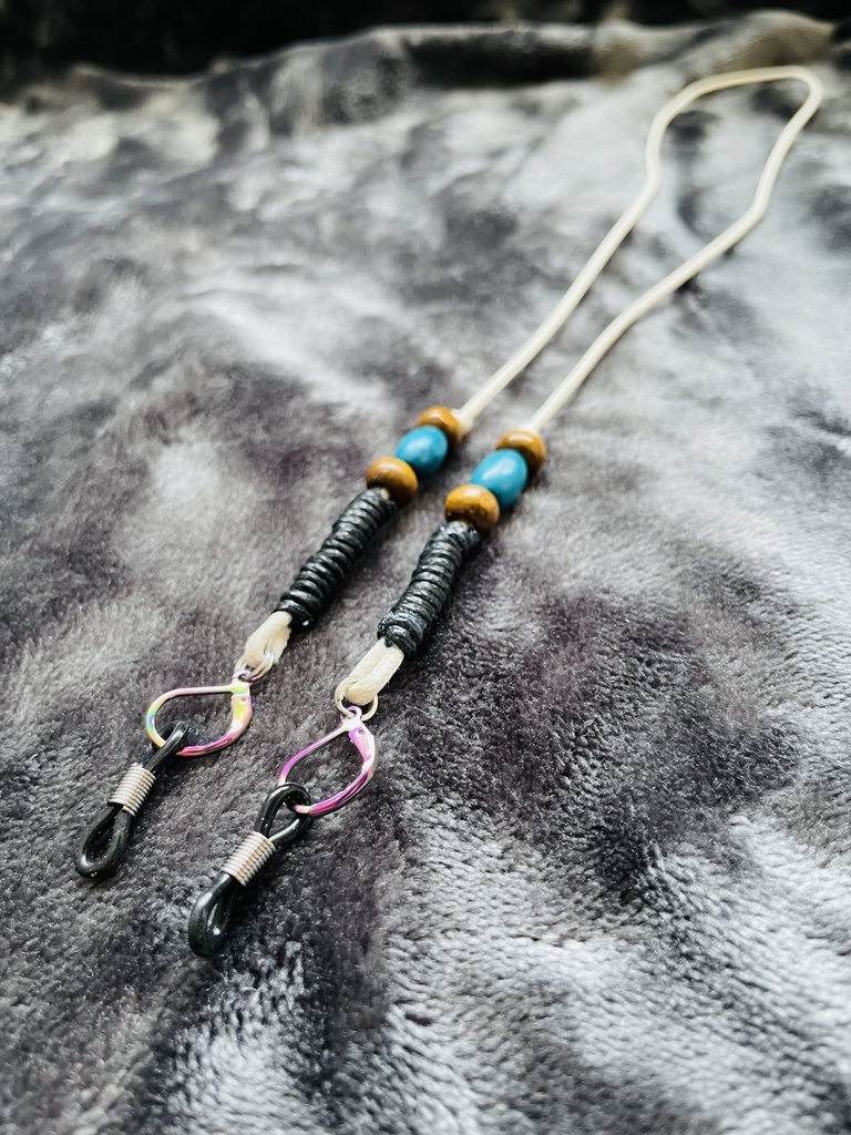 メガネストラップ白　しゅりぺのハンドメイド　