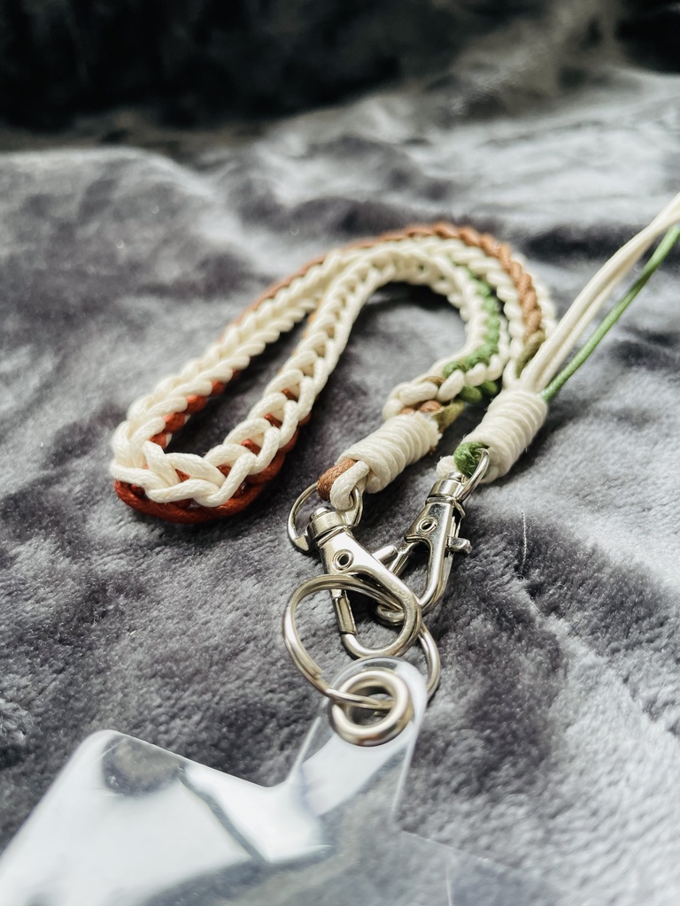 スマホストラップ ホワイト&グラデーション しゅりぺのハンドメイド