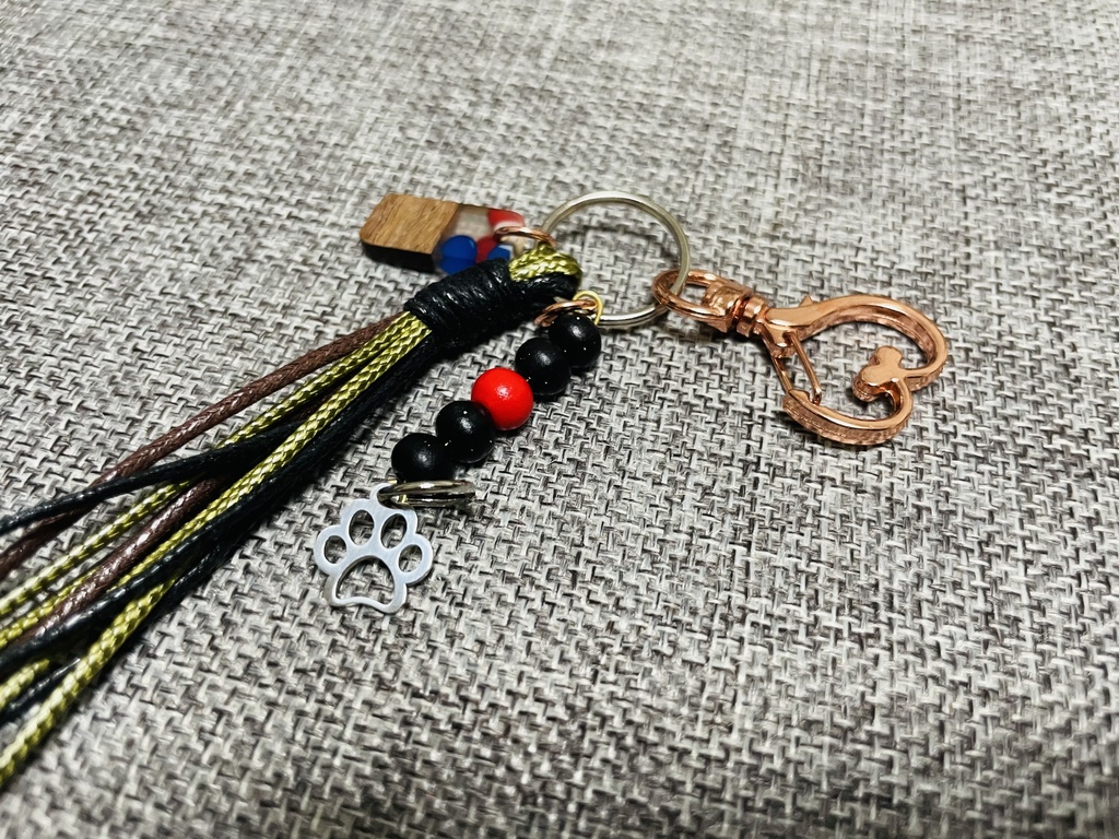 チャーム　キーホルダー　しゅりぺのハンドメイド　