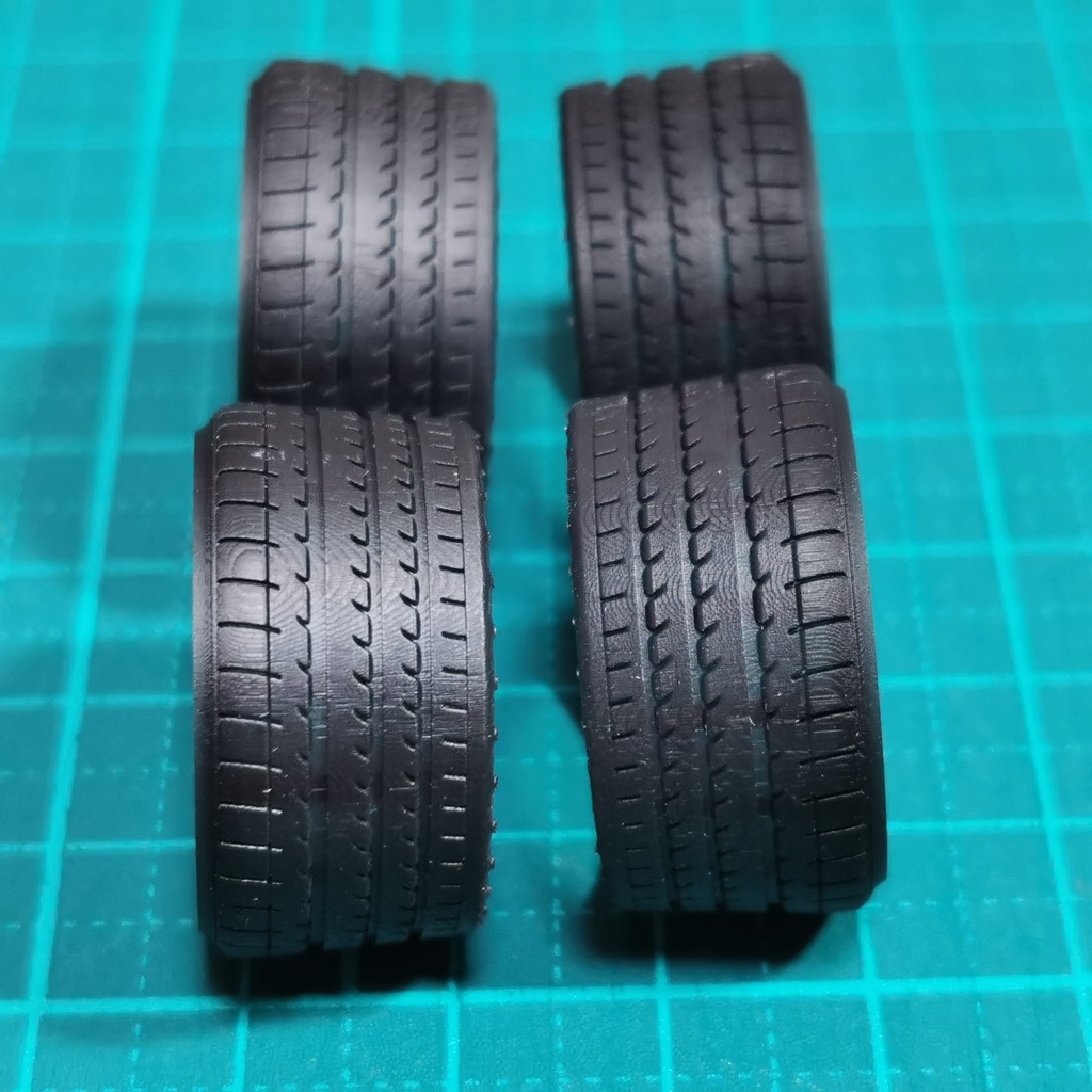 1/24 自作タイヤ V105タイプ 19インチ