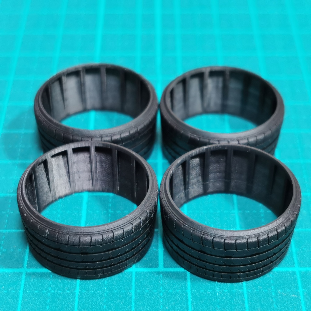 1/24 自作タイヤ V105タイプ 19インチ